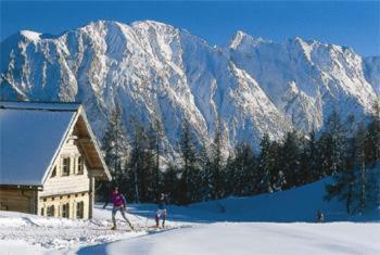 Hotel Pension Sonnenuhr Tauplitz Oda fotoğraf